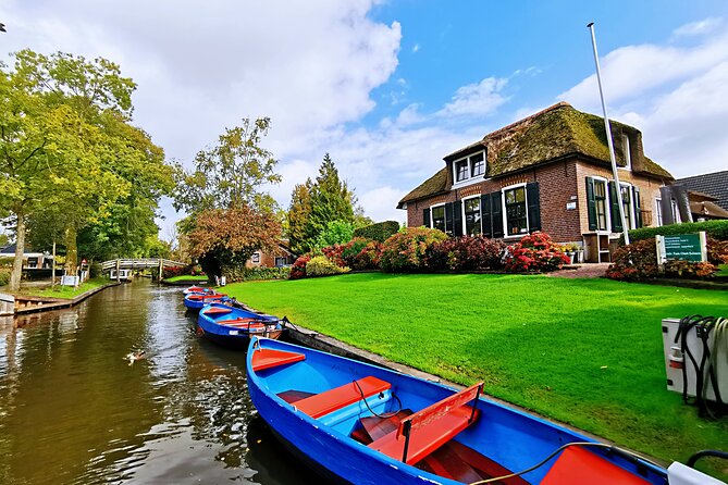 Giethoorn, Afsluitdijk, Zaanse Schans Day Tour